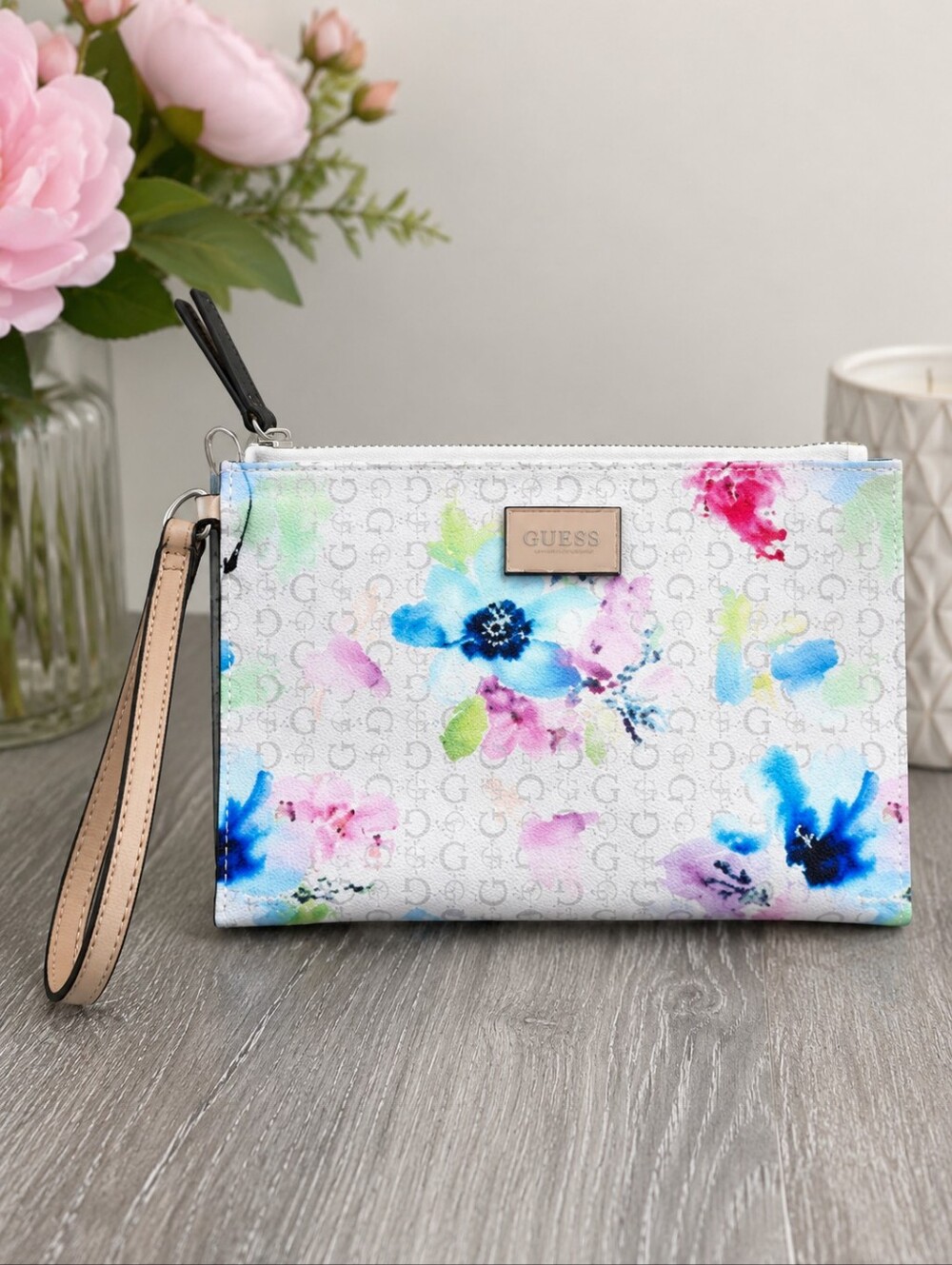 Guess Woman's Floral Wristlet Clutch